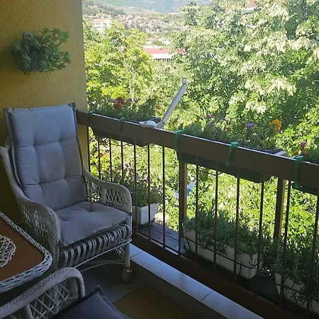 Sa Parkingom * טרביניה