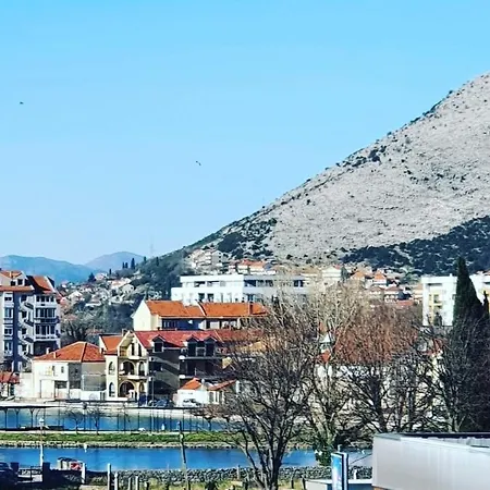 דירה Sa Parkingom טרביניה